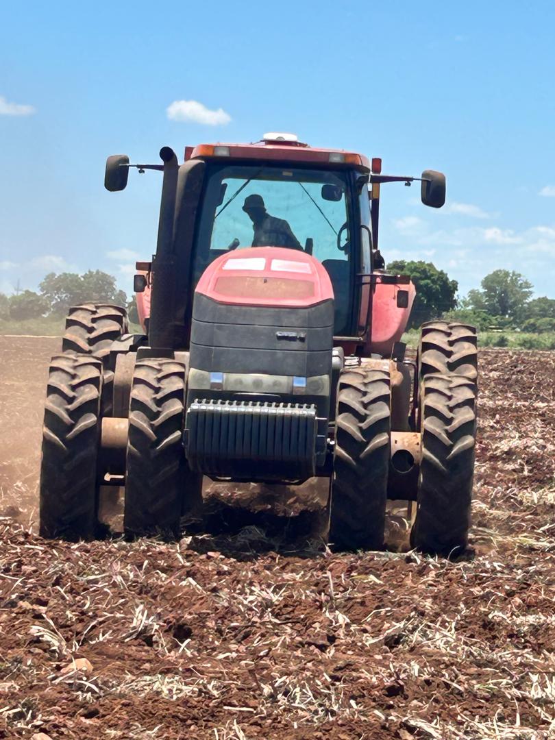 Riptill Case IH Magnum 340 tractor discing a field in Zimbabwe